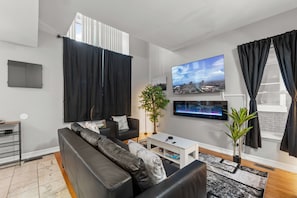 Deluxe House | Living area