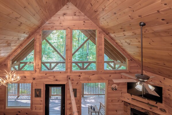 Interior - Bear Paw Lodge: Pets, Wooded View, Hot Tub, Wifi, Games, Yard with Fire Pit (Sevierville)