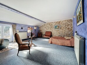 3 soverom, skrivebord, wi-fi og sengetøy