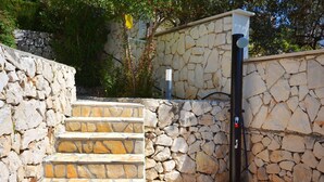 Property grounds - Stunning private villa for 7 guests with A/C, WIFI, TV, terrace and pets allowed (Solin)
