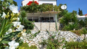 Exterior - Stunning private villa for 7 guests with A/C, WIFI, TV, terrace and pets allowed (Solin)