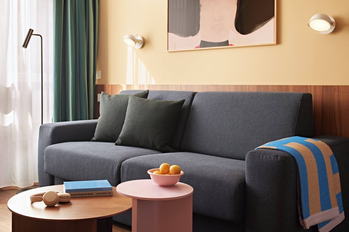 1 Bedroom Apartment with Sofa Bed | Stofa | 43-tommu snjallsjónvarp með stafrænum rásum
