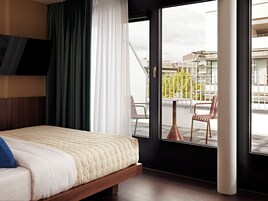 Basic-studiolejlighed - balkon | Premium-sengetøj, pengeskab på værelset, skrivebord