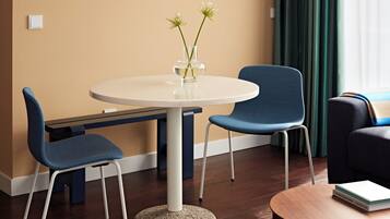 L Studio, Kitchenette, Terrace, Sofa Bed | 1 chambre, literie de qualité supérieure