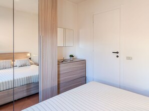2 Schlafzimmer, Reisekinderbett, kostenloses WLAN