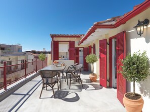Deluxe Penthouse, Balcony, Acropolis View | Terrace/patio