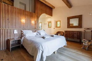 5 Schlafzimmer, Bügeleisen/Bügelbrett, kostenloses WLAN