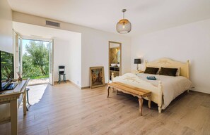 4 chambres, accès au Wi-Fi (inclus), literie fournie
