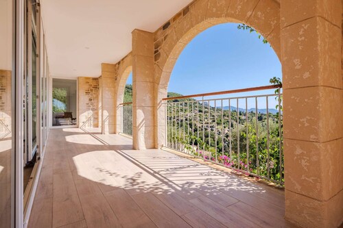Le Mas d’Azur – Exceptional view & pool