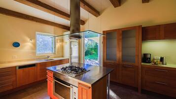 Réfrigérateur, micro-ondes, four, lave-vaisselle