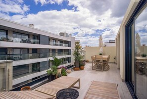 Outdoor dining - Arla White Apartment, Faro, Algarve (Faro)