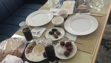 Free daily continental breakfast