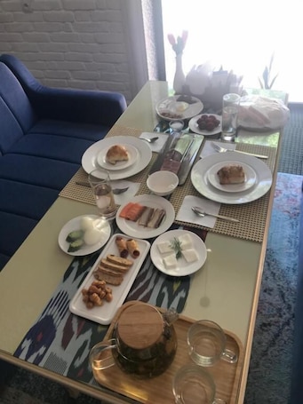 Free daily continental breakfast