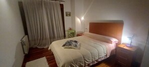 3 bedrooms, bed sheets