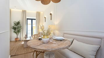 公寓 (1 Bedroom) | 房內用餐區