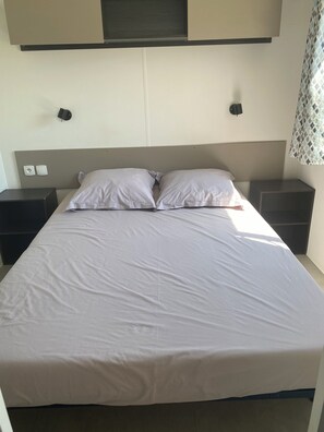 3 slaapkamers, een bureau, een strijkplank/strijkijzer, wifi