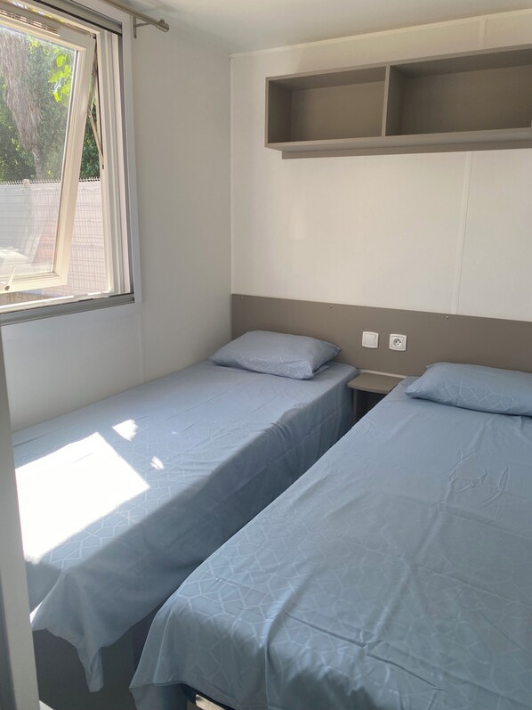 3 bedrooms, desk, iron/ironing board, WiFi