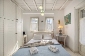 3 bedrooms, iron/ironing board, travel cot, free WiFi - Isterni | 3BR Sea View House | Coral Pearl (Paros)