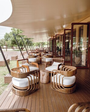 Terrace/patio - Entikko Safari Lodge (Paraa)