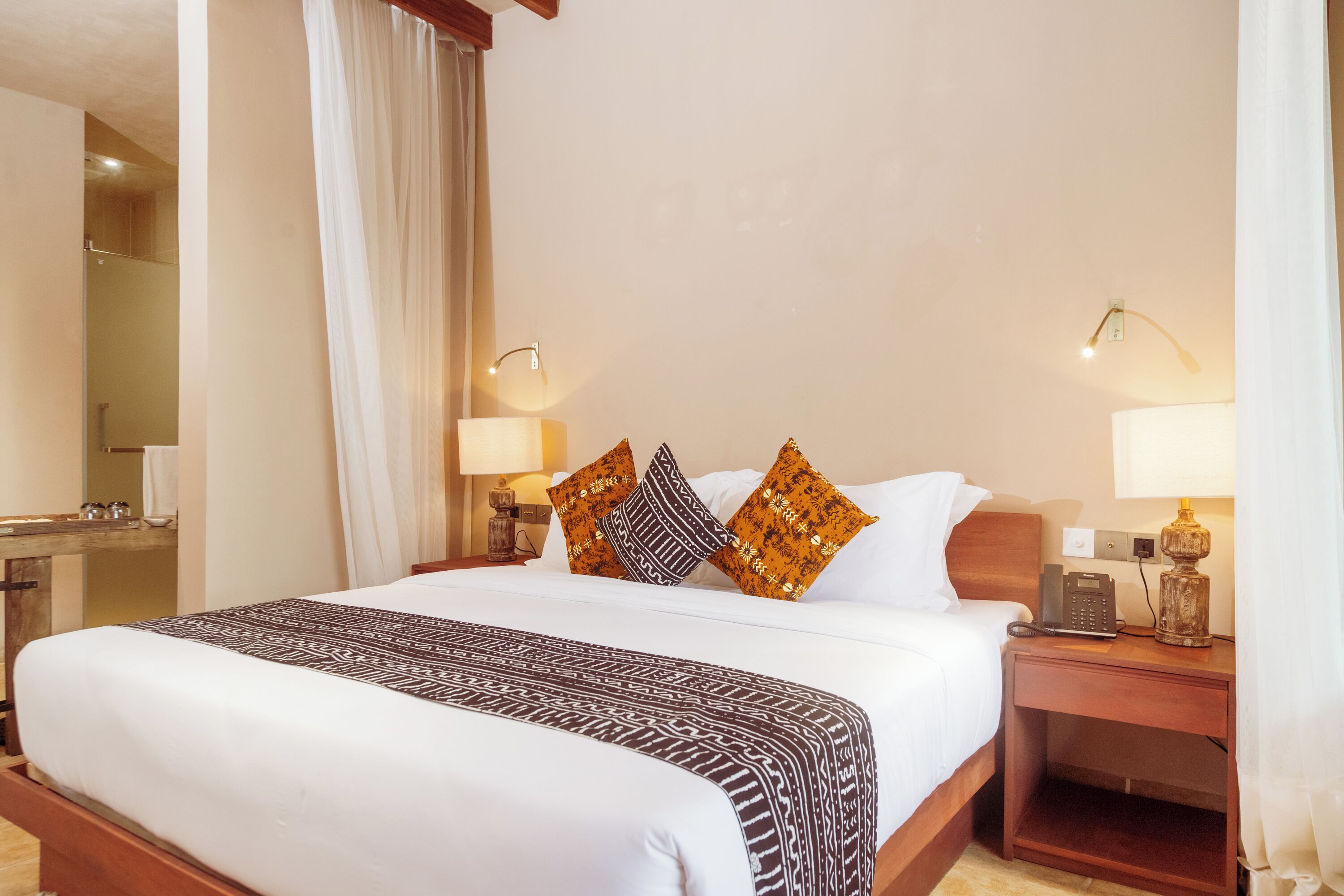 In-room safe, desk, laptop workspace, free WiFi