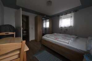 2 bedrooms, WiFi, bed sheets