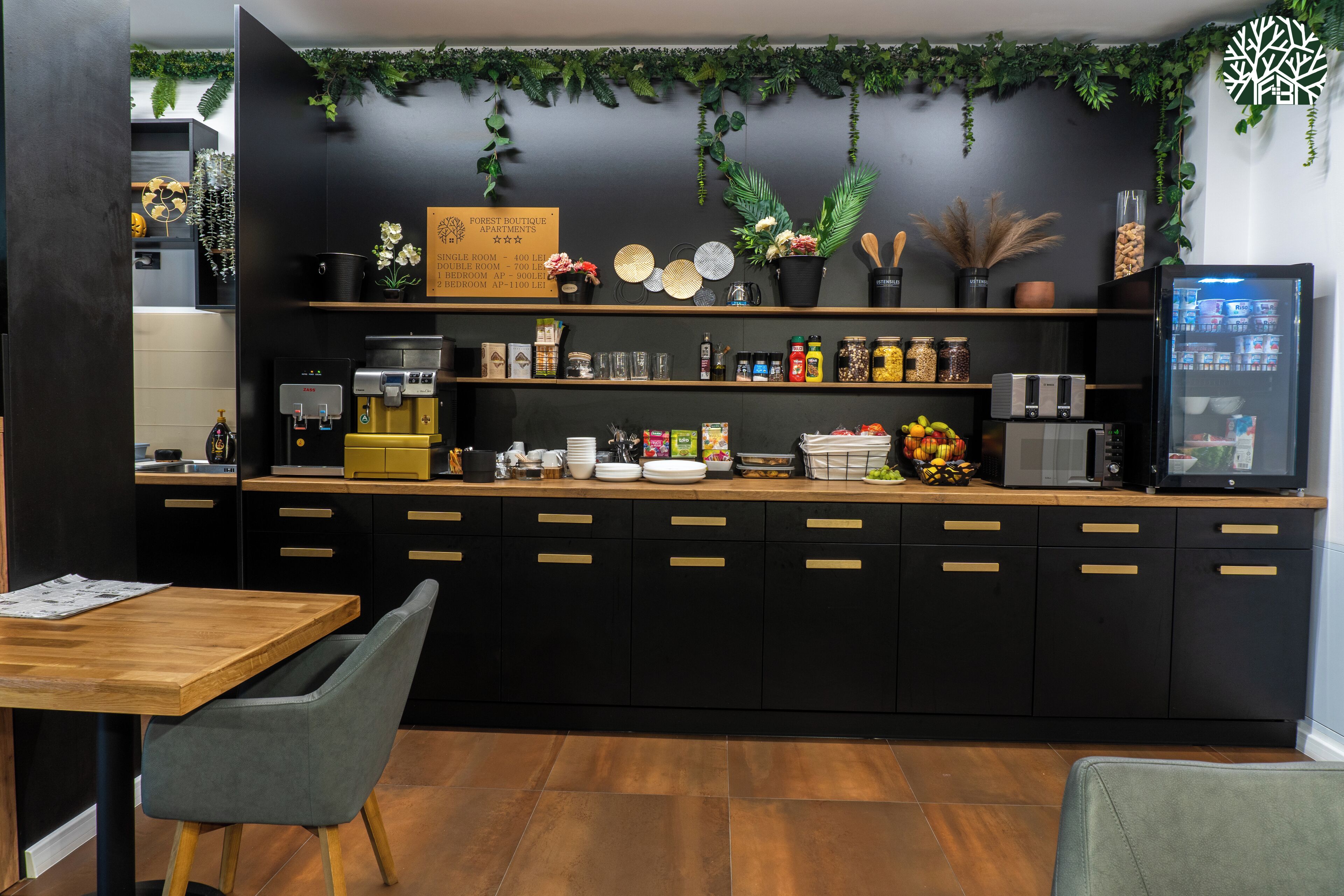 Daily buffet breakfast (RON 50 per person)