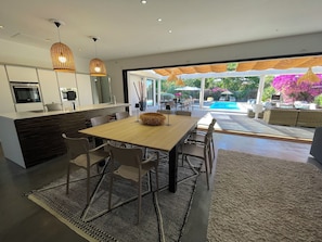Dining - SUPERB CONTEMPORARY VILLA FOR LUXURY AND RELAXATION FOR 12/13 PEOPLE, WALKING DISTANCE FROM THE BEACH (Sainte Lucie de Porto Vecchio)