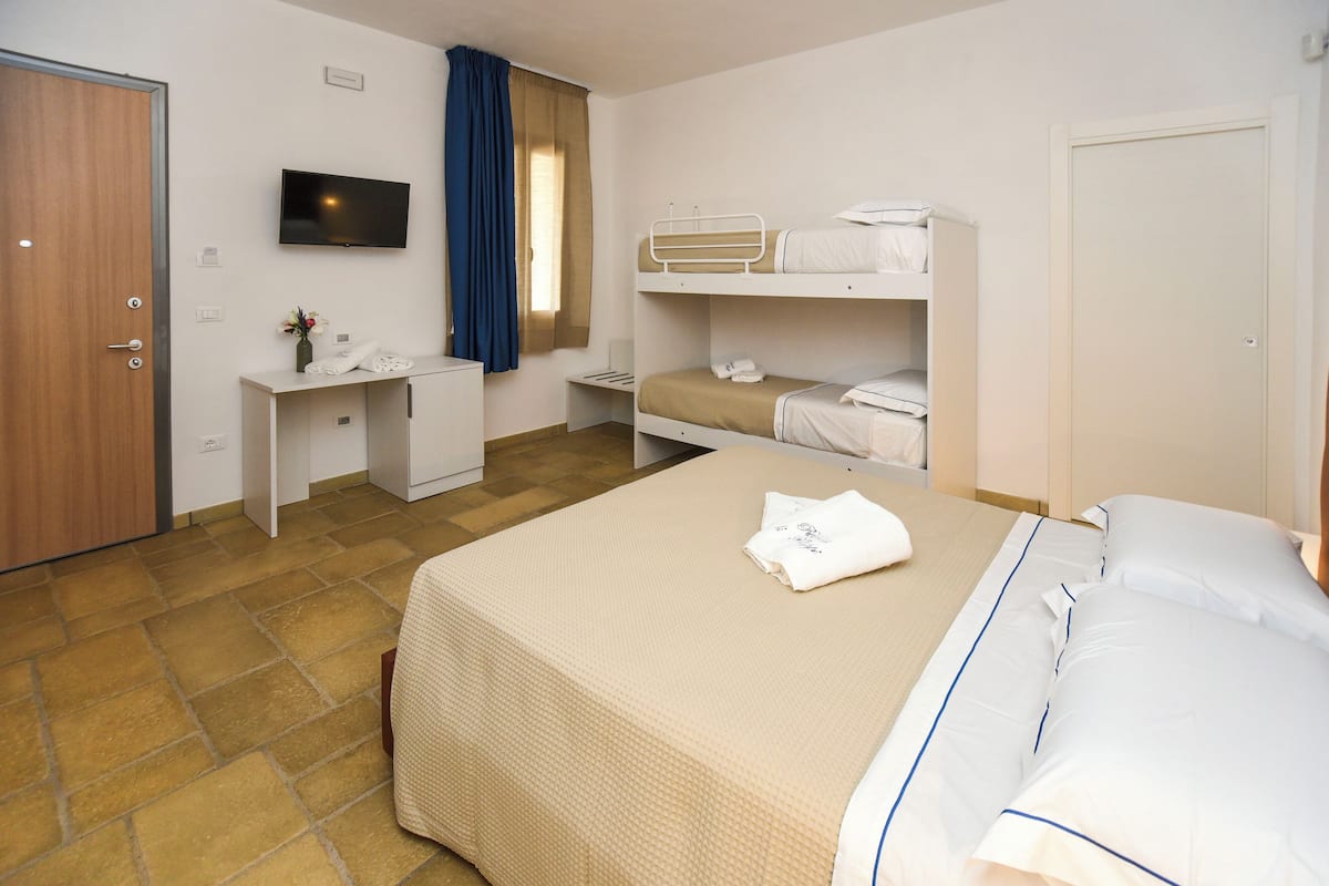 Comfort Quadruple Room, Garden View