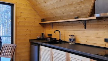 2 bedrooms, desk, laptop workspace, free WiFi