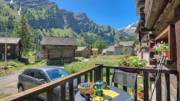 Standard Chalet, Multiple Bedrooms (Rustico Al Museo Bosco Gurin) | Outdoor dining