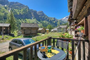 Standaard chalet, meerdere slaapkamers (Rustico Al Museo Bosco Gurin) | Buiten dineren