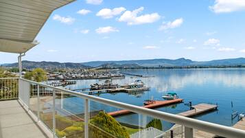 House | 4 bilik tidur