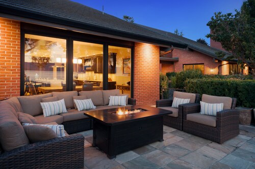 Waterfront Grandeur in Kelowna