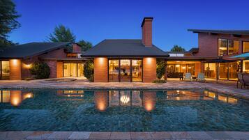 5 bedrooms