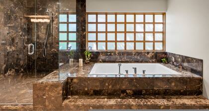 Waterfront Grandeur in Kelowna