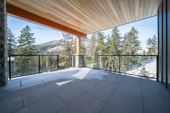 House | 7 bedrooms - Luxurious 7BR Escape w Mountain Views Privacy (Whistler)