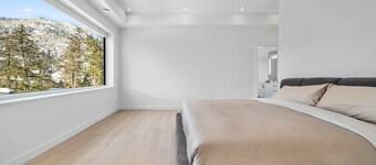 Luxurious 7BR Escape w Mountain Views Privacy