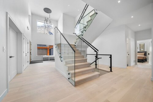 Luxurious 7BR Escape w Mountain Views Privacy