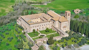 Aerial view - Sant'Anna in Camprena Agriturismo (Pienza)