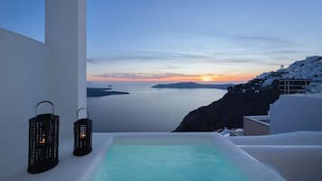 Suite with Caldera, Volcano, Sea View and Private Jacuzzi | 1 bedroom, free WiFi