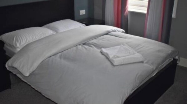 3 Schlafzimmer, Bügeleisen/Bügelbrett, WLAN, Bettwäsche