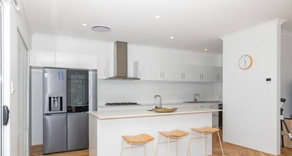Mermaid: 4 BR, 2 BA House in Jurien Bay, Sleeps 8