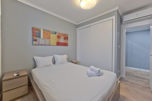 2 bedrooms, bed sheets