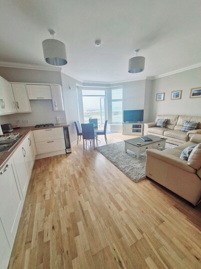 The Beaches, beachfront 2 bed home with seaviews in Banff Aberdeenshire