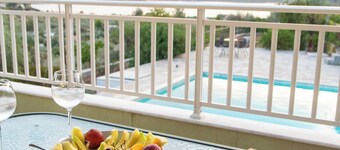 Peaceful Villa with pool & panoramic views, near Loutraki