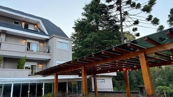 Fachada da propriedade