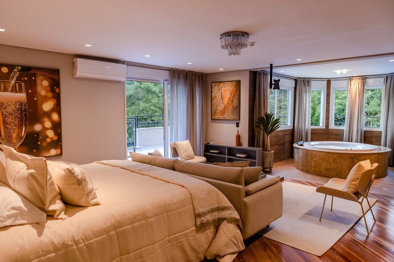 Imperial Suite com varanda, vista, sauna privativa, banheira de hidromassagem e cama king | Caja fuerte, wifi gratis, ropa de cama