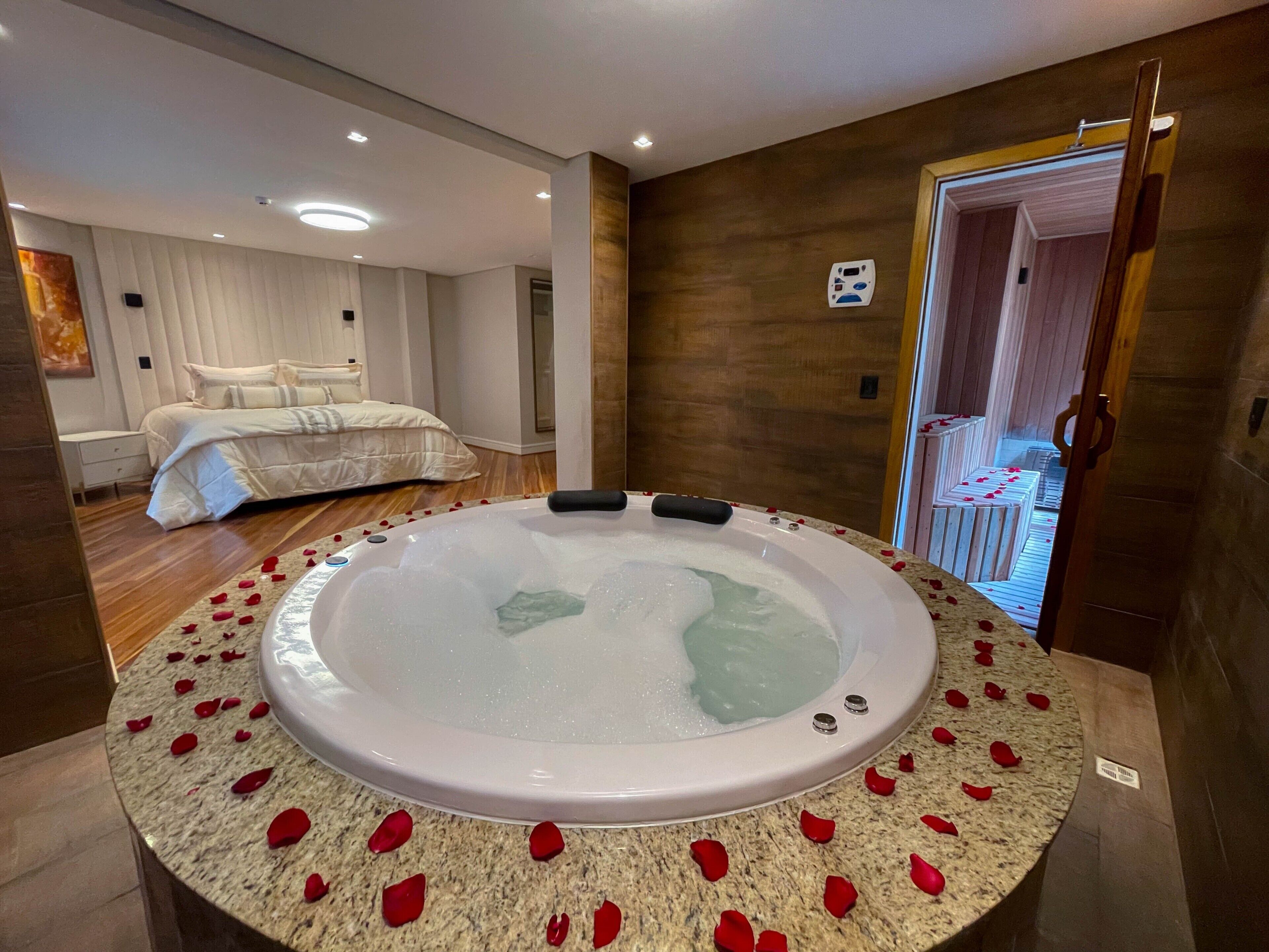 Imperial Suite com varanda, vista, sauna privativa, banheira de hidromassagem e cama king | Bain à remous privé