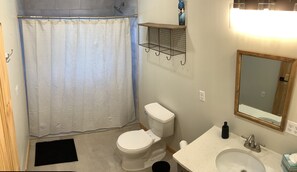 シャワー、ジェットバス、ヘアドライヤー、タオル