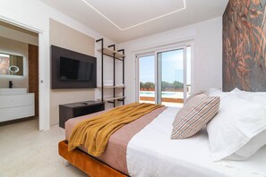 3 chambres, fer et planche à repasser, Wi-Fi gratuit, draps fournis